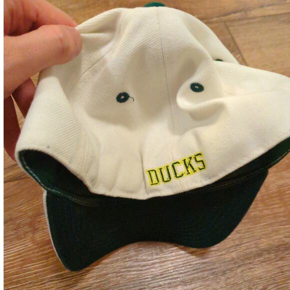 VTG Colosseum Oregon Ducks Hat UO University of Oregon Wool Blend Green White - Picture 2 of 4